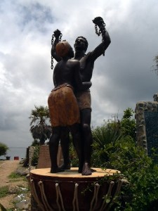 Monument dédié aux esclaves, offert par la guadeloupe au Sénégal