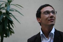 Sociologie et diplômé de relations internationales et d’études latino-américaines, ses travaux à l’EHESS (Centre d’analyses et d’interventions sociologiques (CADIS)) portent sur les questions internationales, religieuses et de cohésion sociale.